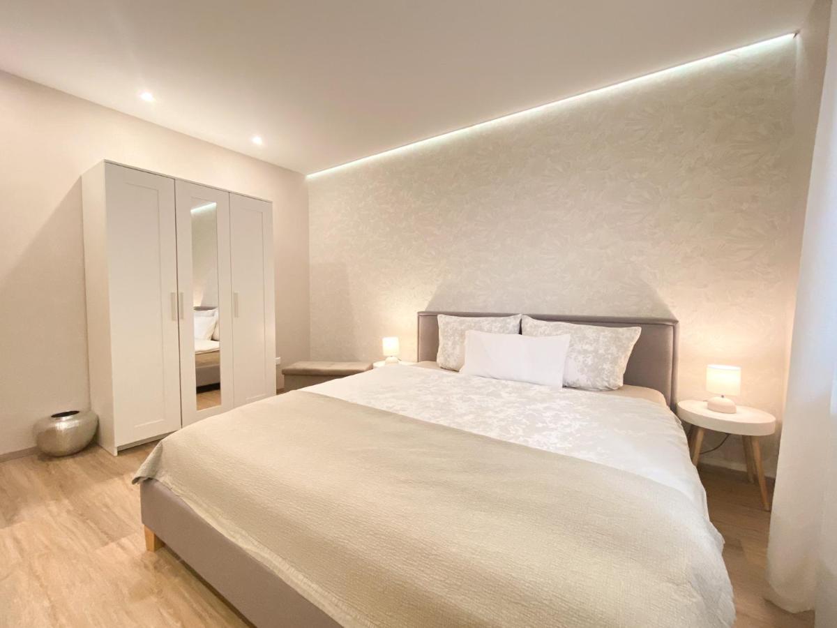Modernes Apartment in Zentrumsnähe mit eigenem Stellplatz Baden-Baden Exterior foto